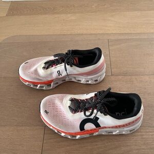 On Cloudmonster2 Women size 8